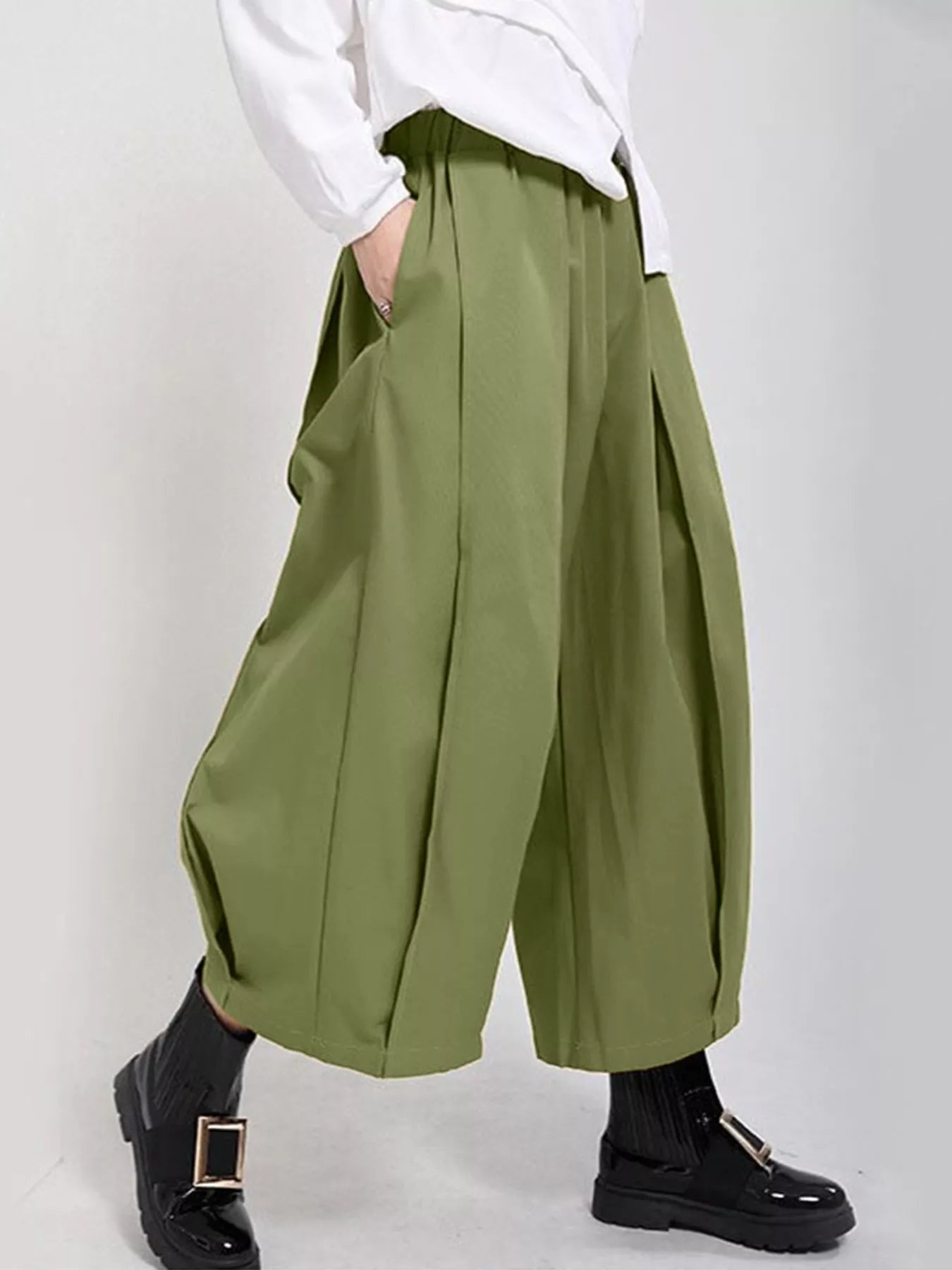Wide Leg Pleated Detail Pants