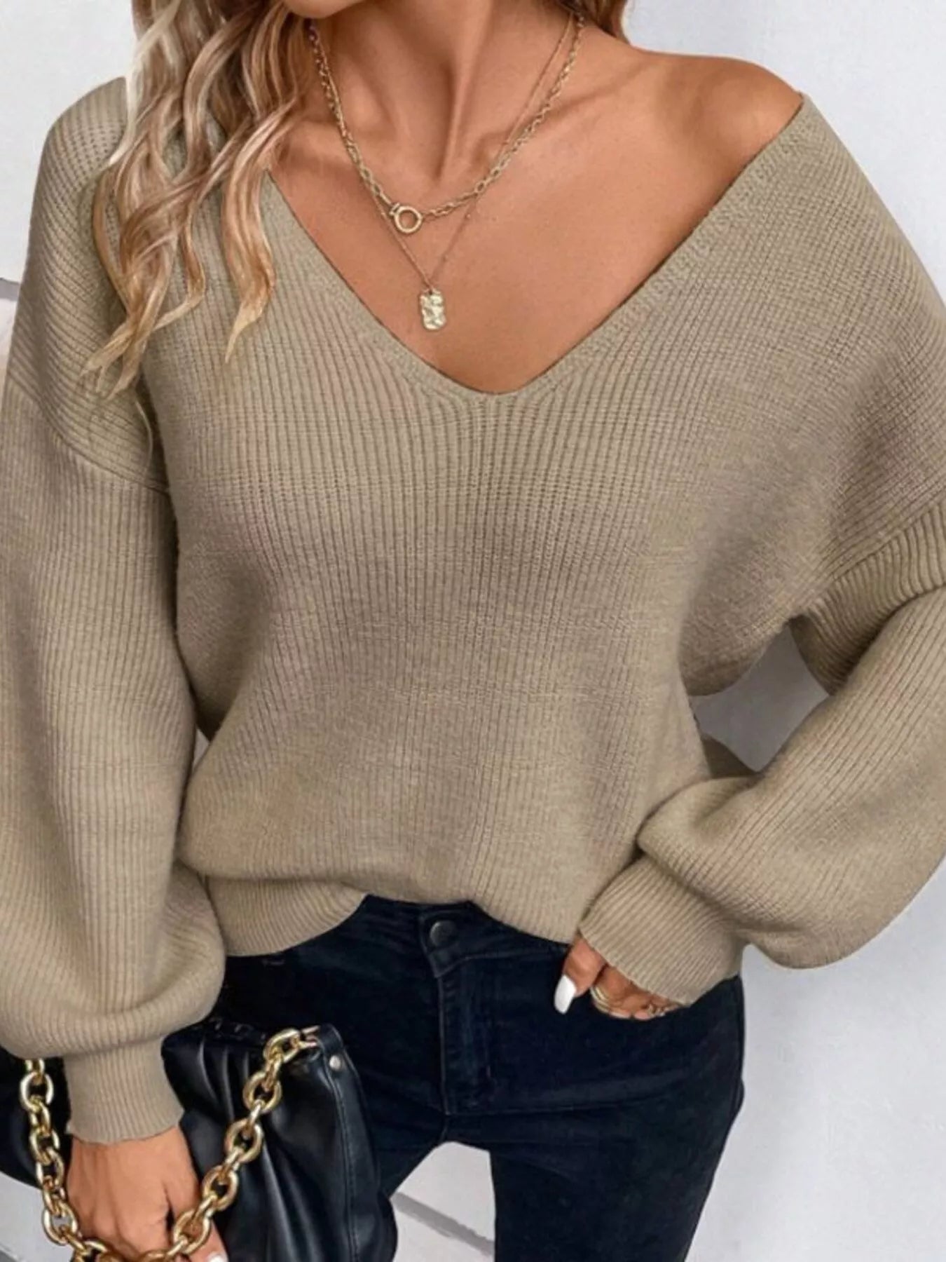 Back Bow V-Neck Sweater