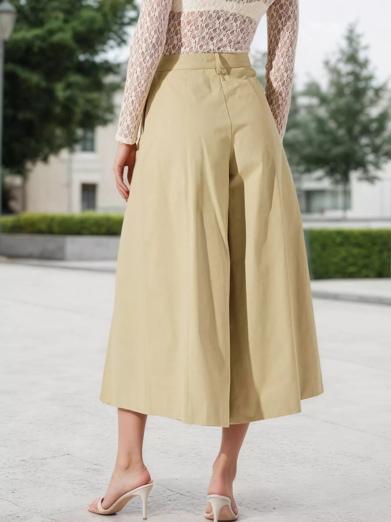 High-Waisted Pleated Wide-Leg Cropped Pants
