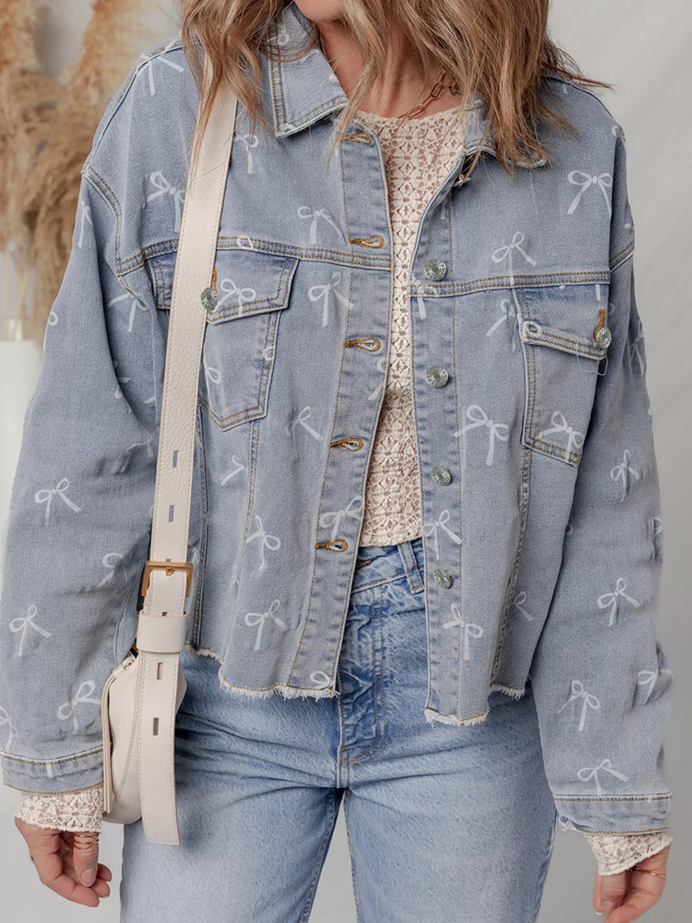 Bow Knot Print Light Wash Raw Hem Denim Jacket