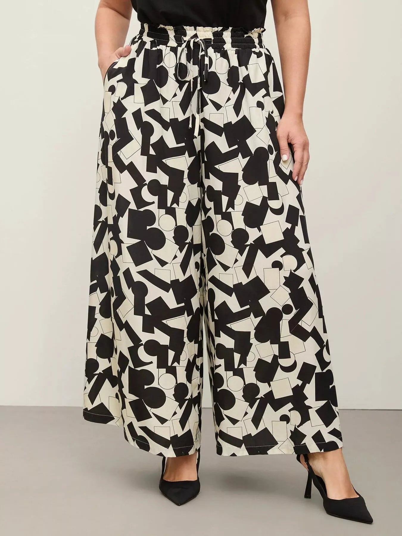 Plus Size Abstract Print Wide Leg Pants